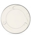 Fluid platinum scrolls glide freely throughout the beautiful fine china Platinum Wave dinner plates from Noritake. Easy to match with any decor, the fresh and elegant Platinum Wave collection of dinnerware and dishes exudes a timeless look for fine dining or luxurious everyday meals.