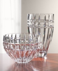 Distinguished by a clean and sharp geometric pattern, the brilliant faceting of this lead crystal bowl radiates modern sophistication. Distinguished by a clean and sharp geometric pattern, the brilliant faceting of this lead crystal bowl radiates modern sophistication.