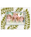 Silhouetted ferns unfurl in green across this softly frosted crystal picture frame, bringing a fresh hint of the outdoors in. Its clean rectangular shape is etched for earthy allure no matter what's pictured.