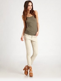 Slim and skinny stretch denim, tailored in a refreshing crop for spring.THE FITSkinny fitLeg hits above anklesRise, about 6Inseam, about 25THE DETAILSZip flyFive-pocket style98% cotton/2% elastaneMachine washMade in USA of imported fabricModel shown is 5'10 (177cm) wearing US size 4. Slim and skinny stretch denim, tailored in a refreshing crop for spring.THE FITSkinny fitLeg hits above anklesRise, about 6Inseam, about 25THE DETAILSZip flyFive-pocket style98% cotton/2% elastaneMachine washMade in USA of imported fabricModel shown is 5'10 (177cm) wearing US size 4.