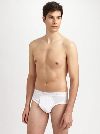 A classic fit made for every man in superb Egyptian cotton.Pack of 3Logo waistbandCottonMachine washImported A classic fit made for every man in superb Egyptian cotton.Pack of 3Logo waistbandCottonMachine washImported