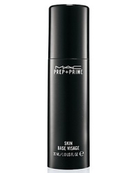 An ultra-fluid lotion formulated with special-effect silicones. Calms and soothes the skin, blots away excess oil, and evens out skin redness. Improves the laydown and application of foundation or powder. An ultra-fluid lotion formulated with special-effect silicones. Calms and soothes the skin, blots away excess oil, and evens out skin redness. Improves the laydown and application of foundation or powder.