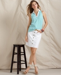 Make a striped statement in this Tommy Hilfiger top. Tailored for effortless cool, it combines chic polo styling with a breezy sleeveless silhouette. Make a striped statement in this Tommy Hilfiger top. Tailored for effortless cool, it combines chic polo styling with a breezy sleeveless silhouette.