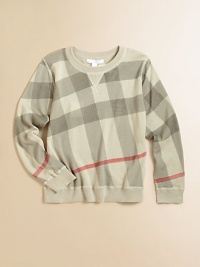 Rendered in plush cotton and accented with the unmistakable check pattern for handsome style.Crewneck with V-insetLong sleevesPullover styleCottonHand washImported Rendered in plush cotton and accented with the unmistakable check pattern for handsome style.Crewneck with V-insetLong sleevesPullover styleCottonHand washImported