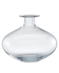 With a versatile style that'll stay fresh, the Hydrangea Pia vase by kate spade is a smart, easy update for any space. Bouquets of any color pop against clear glass with exaggerated curves. With a versatile style that'll stay fresh, the Hydrangea Pia vase by kate spade is a smart, easy update for any space. Bouquets of any color pop against clear glass with exaggerated curves.
