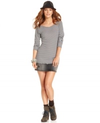 With graphic stripes, this Bar III tunic is a stylish staple for your everyday look! With graphic stripes, this Bar III tunic is a stylish staple for your everyday look!