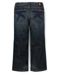 A perfect pair for your little trend-setter: classic denim jeans featuring posh geometric patterns on pockets. A perfect pair for your little trend-setter: classic denim jeans featuring posh geometric patterns on pockets.