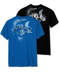 Get in on the graphic. This cool Hurley T shirt gives you the streetwise vibe you like.