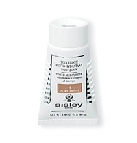 The assurance of a healthy glow. A perfectly natural radiance all day long. Tinted Moisturizer combines the performance of a skin care cream with the radiance of a very natural makeup.- Long lasting hydration: provided through plant-derived Glycerin and mallow Extract. - Ultimate comfort: the skin is nourished and softened with Sunflower Oil, Phytosqualane and Plum oil. - Matifying action: a matifying powder absorbs excess sebum and prevents shiny skin, for a matte and velvety finish. This soft and lightweight emulsion also smoothes the appearance of fine lines and imperfections. It is available in 4 shades for all skin types. The assurance of a healthy glow. A perfectly natural radiance all day long. Tinted Moisturizer combines the performance of a skin care cream with the radiance of a very natural makeup.- Long lasting hydration: provided through plant-derived Glycerin and mallow Extract. - Ultimate comfort: the skin is nourished and softened with Sunflower Oil, Phytosqualane and Plum oil. - Matifying action: a matifying powder absorbs excess sebum and prevents shiny skin, for a matte and velvety finish. This soft and lightweight emulsion also smoothes the appearance of fine lines and imperfections. It is available in 4 shades for all skin types.