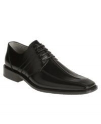 Center-seam stitching adds some extra texture to this pair of smooth, bike toe oxford men's dress shoes from Stacy Adams. Center-seam stitching adds some extra texture to this pair of smooth, bike toe oxford men's dress shoes from Stacy Adams.
