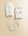 Luxury and warmth for those precious little hands, in pure, soft cashmere with rich cables.Cable detailRibbed trimThumbless designAttached loss-prevention stringCashmereDry cleanImported