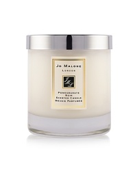 Create a sense of atmosphere with Pomegranate Noir. The Pomegranate Noir Home Candle infuses the air with an enigmatic blend of pomegranate, raspberry, frankincense and patchouli. 200g. Create a sense of atmosphere with Pomegranate Noir. The Pomegranate Noir Home Candle infuses the air with an enigmatic blend of pomegranate, raspberry, frankincense and patchouli. 200g.