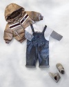 Classic, medium-washed, stretchy denim overalls with adjustable straps and chest pocket with interlocking G embroidery.Adjustable button strapsChest patch pocketSide button closuresWaistband with belt loopsFront angled pockets96% cotton/4% elastaneDry cleanMade in Italy