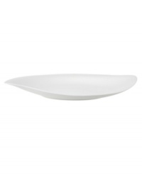 Fresh modern. Sheer white china in leaf form inspires naturally harmonious dining. A soft fluidity and radiant glaze give this collection of shallow salad bowls quiet elegance and lasting appeal. From Villeroy & Boch's collection of serveware and serving dishes. Fresh modern. Sheer white china in leaf form inspires naturally harmonious dining. A soft fluidity and radiant glaze give this collection of shallow salad bowls quiet elegance and lasting appeal. From Villeroy & Boch's collection of serveware and serving dishes.