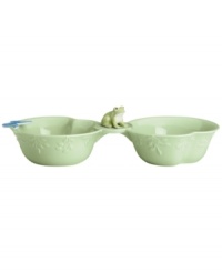 Two bowls embossed with vines and accompanied by Butterfly Meadow wildlife make this lily-pad-green condiment server a whimsical addition to the beloved Lenox dinnerware collection. Two bowls embossed with vines and accompanied by Butterfly Meadow wildlife make this lily-pad-green condiment server a whimsical addition to the beloved Lenox dinnerware collection.