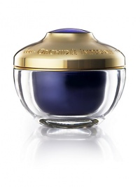 The neck and décolleté are, after the face, the two zones that are the most sensitive to the effects of aging. Because the skin is naturally thinner, the neck and décolleté are prime targets for the premature appearance of wrinkles and pigmentation flaws. The Orchidée Impériale Neck and Décolleté Cream is a rich creme that redefines and enhances the delicate neck and décolleté area.This action is reinforced by a double anti-slackening effect. The neck and décolleté are, after the face, the two zones that are the most sensitive to the effects of aging. Because the skin is naturally thinner, the neck and décolleté are prime targets for the premature appearance of wrinkles and pigmentation flaws. The Orchidée Impériale Neck and Décolleté Cream is a rich creme that redefines and enhances the delicate neck and décolleté area.This action is reinforced by a double anti-slackening effect.