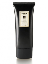 Rich and sumptuous formula conditions skin while providing effective environmental protection. A mint of pomelo and cassis leaves skin deliciously scented. 3.4 oz. Rich and sumptuous formula conditions skin while providing effective environmental protection. A mint of pomelo and cassis leaves skin deliciously scented. 3.4 oz.