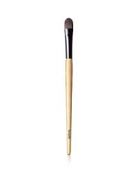 Look like you've got nothing to hide! Benefit's synthetic hair concealer brush is tapered at the end for precision application of all cream concealers. Look like you've got nothing to hide! Benefit's synthetic hair concealer brush is tapered at the end for precision application of all cream concealers.