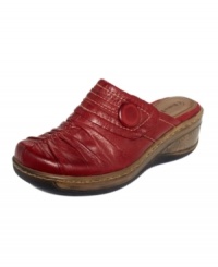 Ruche detail along the vamp makes the Poetta Mules by Bare Trap a stylish choice for easy slip-on comfort. Ruche detail along the vamp makes the Poetta Mules by Bare Trap a stylish choice for easy slip-on comfort.