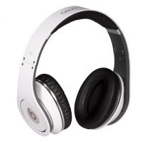 Beats by Dr. Dre Studio White Over-Ear Headphones from Monster (Old Version) Beats by Dr. Dre Studio White Over-Ear Headphones from Monster (Old Version)