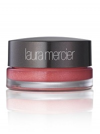 Provides the visual effect of a stain with the comfort and sheen of a lip gloss. The long term wear with a satin, balmy finish leaves the look of effortless polish and understated sophistication. Provides the visual effect of a stain with the comfort and sheen of a lip gloss. The long term wear with a satin, balmy finish leaves the look of effortless polish and understated sophistication.