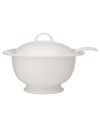 Bring pure comfort to the table with this handsome soup tureen. Fresh and understated, this collection features a pure white glaze and elegant modern lines that evoke winter's snow-capped slopes.