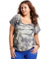 You'll totally heart Eyeshadow's short sleeve plus size top, rocking a studded lace print!