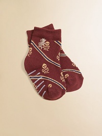 These cozy, cool socks get a little edgy with a skull design.Non-skid bottoms70% cotton/16% nylon/10% polyester/3% spandex/1% rubberMachine washImported These cozy, cool socks get a little edgy with a skull design.Non-skid bottoms70% cotton/16% nylon/10% polyester/3% spandex/1% rubberMachine washImported