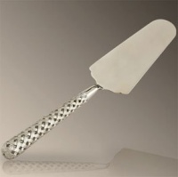L'objet Platinum Hollow Braid Cake Server L'objet Platinum Hollow Braid Cake Server