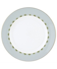 Combining the exotic lushness of the tropics with classic British style, this china collection stirs romantic thoughts of overseas adventures. Serve your main course on British Colonial dinner plates from Lenox. Choose from three richly detailed designs: Shutter, Bamboo or Trade Winds. A thin rim of gold lends a brilliantly elegant touch. Combining the exotic lushness of the tropics with classic British style, this china collection stirs romantic thoughts of overseas adventures. Serve your main course on British Colonial dinner plates from Lenox. Choose from three richly detailed designs: Shutter, Bamboo or Trade Winds. A thin rim of gold lends a brilliantly elegant touch.