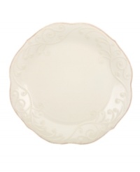 With fanciful beading and a feminine edge, the Lenox French Perle white dinnerware collection offers dinner plates that have an irresistibly old-fashioned sensibility. Hard-wearing stoneware is dishwasher safe and, in a soft white hue with antiqued trim, a graceful addition to every meal.