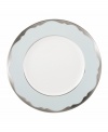 Take a shine to the Trimble Place accent salad plate. Modern bone china hit by a wave of platinum embodies the unfussy yet undeniable elegance of kate spade. A band of powder blue makes it a standout piece.