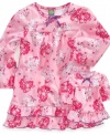 Your little princess will have the sweetest of dreams in her adorable matching pajama set by Dollie & Me.