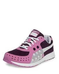 Lightweight, durable and with plenty of cushioning, it will keep your little runner going strong all day long. Lightweight, durable and with plenty of cushioning, it will keep your little runner going strong all day long.
