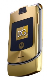 Motorola RAZR V3i Dolce & Gabbana Unlocked Phone with MP3/Video Player, and MicroSD--International Version with No Warranty (Gold)