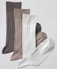 In the softest22 mercerized cotton blend, the classic slack length sock in a versatile wide rib. Three pairs to a pack. In the softest22 mercerized cotton blend, the classic slack length sock in a versatile wide rib. Three pairs to a pack.