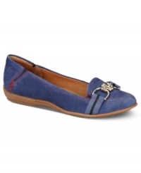 The Pheobe flats by Sofft feature a flexible rubber outsole and the designer's signature comfort footbed. The Pheobe flats by Sofft feature a flexible rubber outsole and the designer's signature comfort footbed.