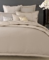 Crafted of sumptuous 400-thread count cotton sateen, the Platinum Ash flat sheet features tuxedo pleats along the hem for a touch of style.
