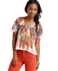 Feathers get a new hue attitude on this printed tee from Fresh Brewed! Pair it with your bright jeans for a look that's all about technicolor!