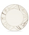 Abstract markings in soft shades of khaki frame this glazed white lunch/salad plate for unconventional elegance. From Noritake dinnerware, these dishes are trimmed with matte platinum for modern polish on casual and formal tables alike. (Clearance)