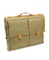 A smooth arrival! Take a hassle-free-and wrinkle-free-trip with a mobile wardrobe that provides the ultimate storage system, including 3 large zip pockets, shoe pocket and waterseal space. Hang suits, dresses and more and lock garments into place with convenient restraining straps, so you always show up in style.