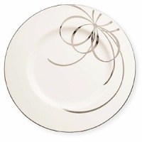 The new Belle Boulevard collection from Kate Spade reflects the classic elegance that is identifiably Kate Spade. The platinum banded, white-body, fine bone china pattern features a series of looping platinum bows that create a layered effect when the place settings are stacked.