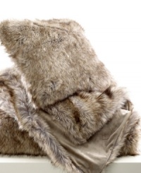 Add an extra layer of sophistication to your Lauren Ralph Lauren Margeaux bed with this irresistibly soft throw blanket. Add an extra layer of sophistication to your Lauren Ralph Lauren Margeaux bed with this irresistibly soft throw blanket.