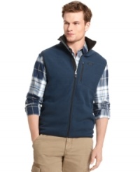 Take off the chill with this comfortable fleece vest from Izod. Take off the chill with this comfortable fleece vest from Izod.