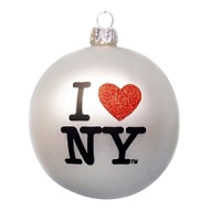 Show your love for NYC with this glass holiday tree ornament.