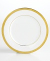 Add the warm glow of gold to your formal table with the classic style of the Grand Buffet Gold dinnerware collection. This bread and butter plate features a gold-embellished rim.