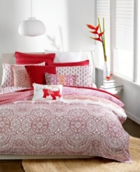 An Eastern adventure. This bar III™ Sari sheet set transforms your room into an exotic getaway with a rich color palette that intertwines to create a vibrant landscape. An Eastern adventure. This bar III™ Sari sheet set transforms your room into an exotic getaway with a rich color palette that intertwines to create a vibrant landscape.