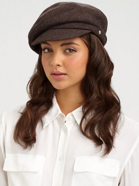 A warm, wool style in a slouchy design with logo detail.WoolAdjustable inner bandBrim, about 2Pindot linedSpot cleanImported A warm, wool style in a slouchy design with logo detail.WoolAdjustable inner bandBrim, about 2Pindot linedSpot cleanImported