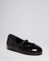 A beautiful ballet flat crafted in exquisite patent leather, with check lining. A beautiful ballet flat crafted in exquisite patent leather, with check lining.