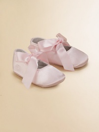 Your tiny dancer will be pretty as a picture in these ballerina-inspired leather flats with satin ribbon tie.Ribbon tie closureLeather upperLeather liningSuede solePadded insoleImported Your tiny dancer will be pretty as a picture in these ballerina-inspired leather flats with satin ribbon tie.Ribbon tie closureLeather upperLeather liningSuede solePadded insoleImported